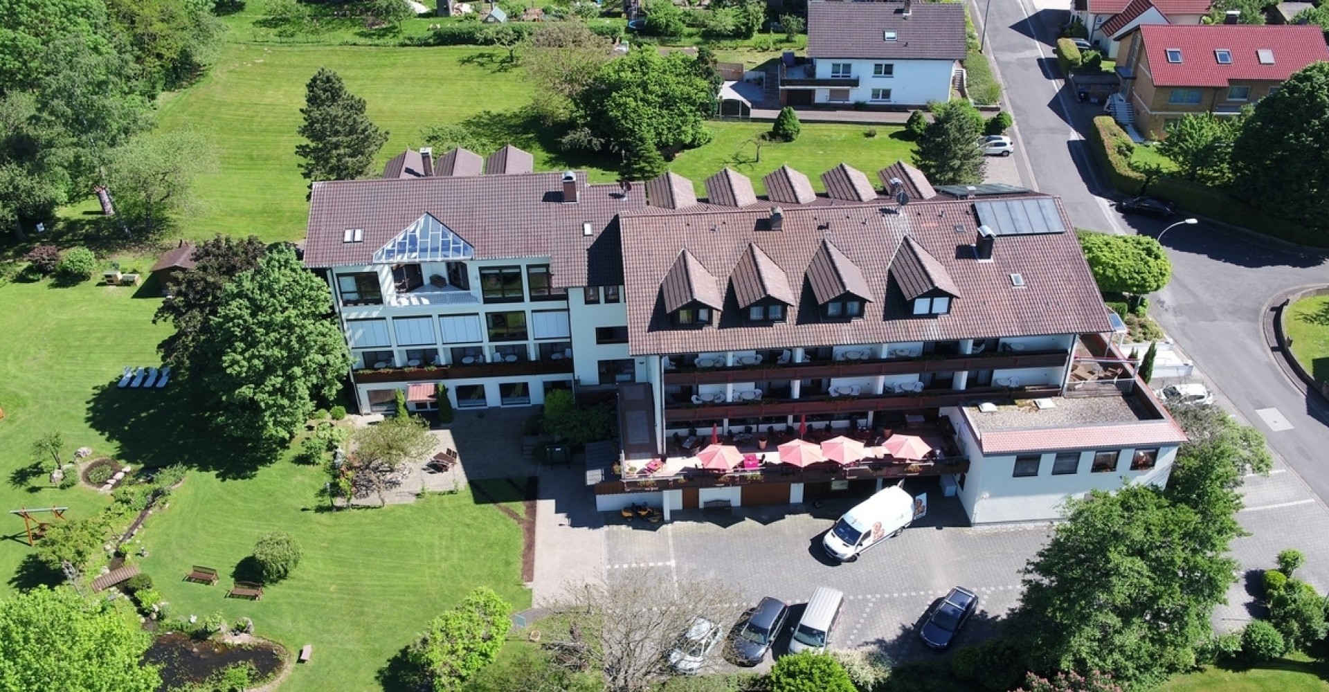 Une belle vue depuis le sommet de la station de l'hôtel Schmitt